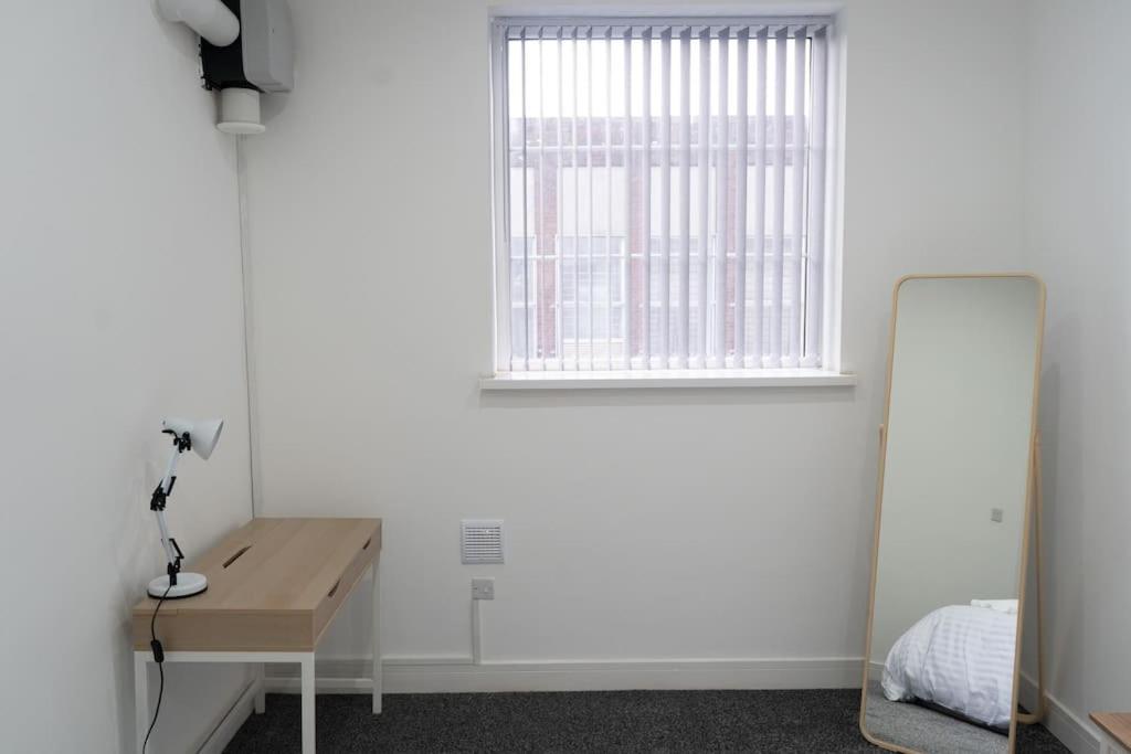 Stylish 1 Bed Apartment In Newly Refurbished Building W/ Parking & Wi-Fi バーミンガム エクステリア 写真