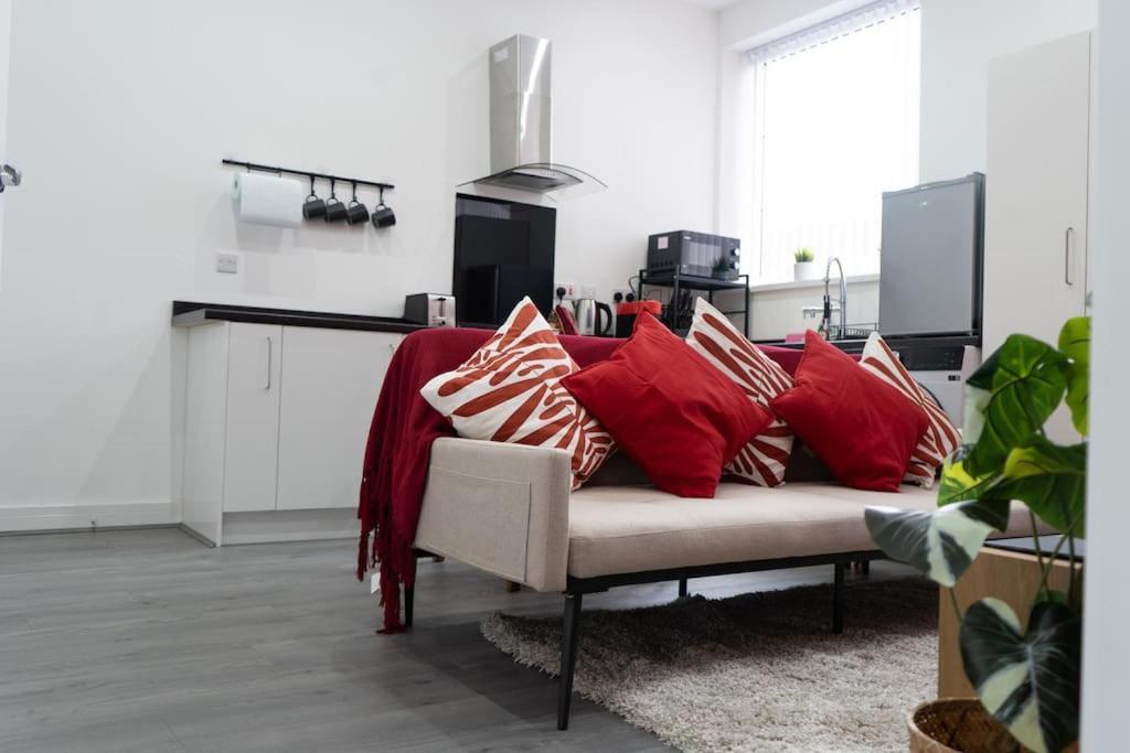 Stylish 1 Bed Apartment In Newly Refurbished Building W/ Parking & Wi-Fi バーミンガム エクステリア 写真