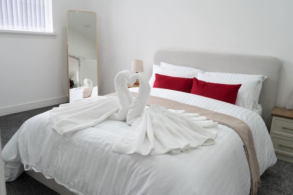 Stylish 1 Bed Apartment In Newly Refurbished Building W/ Parking & Wi-Fi バーミンガム エクステリア 写真